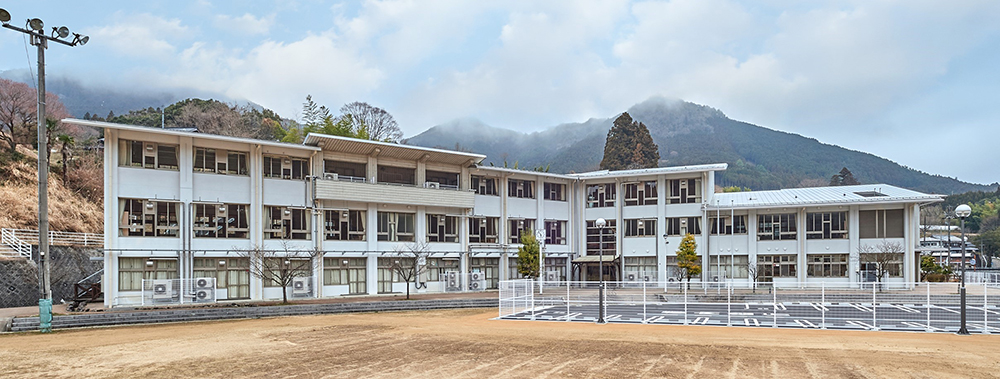 地域総合センター外観