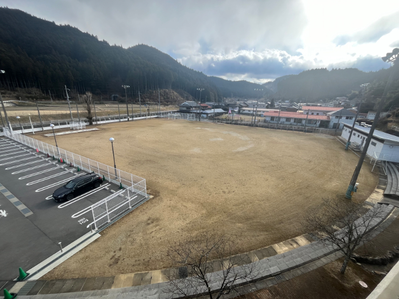屋外グラウンドの写真